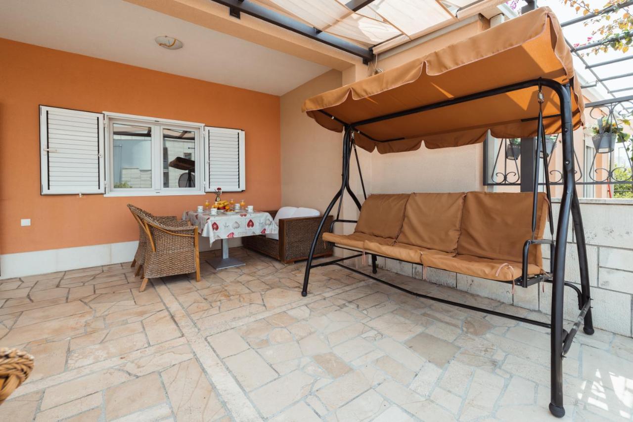 Apartment For 5 Makarska Exterior foto